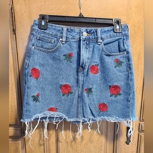 Pacsun Denim Mini Skirt Embroidered Red Rose Sz 25